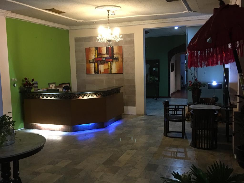 Le Paradis Hotel Palembang Exterior photo